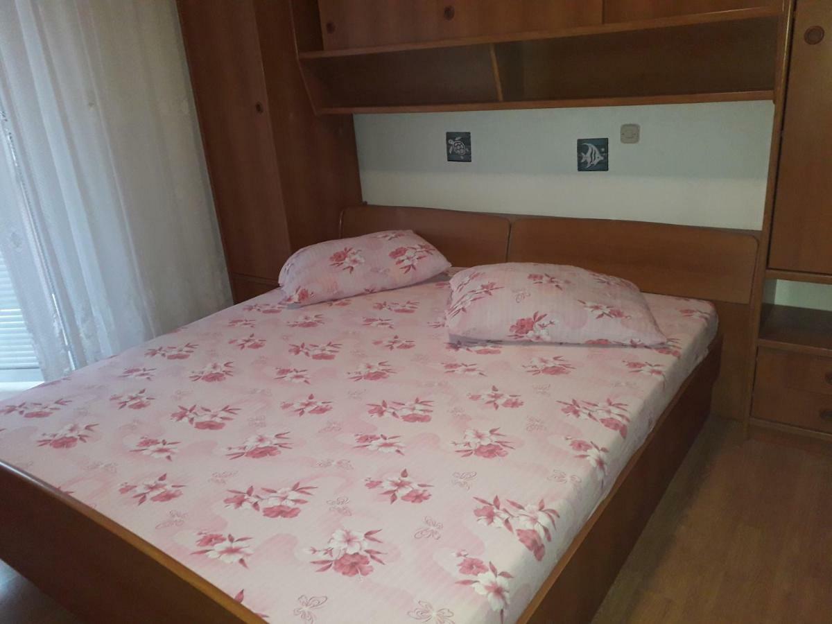 Apartments Rajka Лопар Екстериор снимка