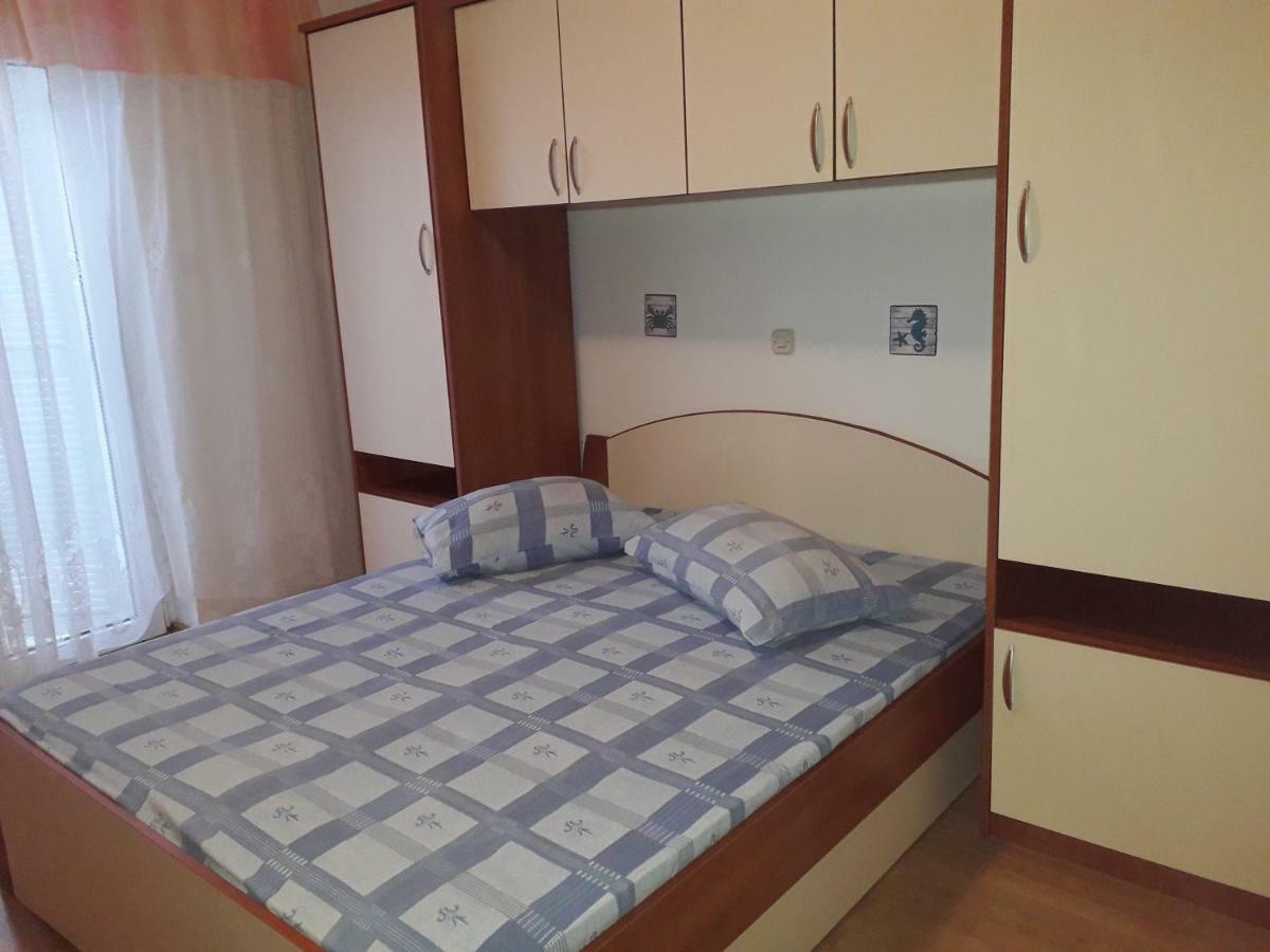 Apartments Rajka Лопар Екстериор снимка