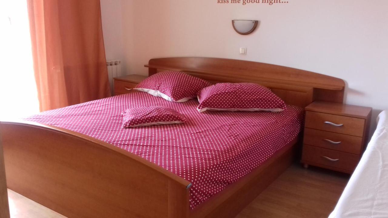 Apartments Rajka Лопар Екстериор снимка